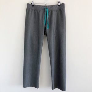 Figs Livingston Gray Scrub Pants M